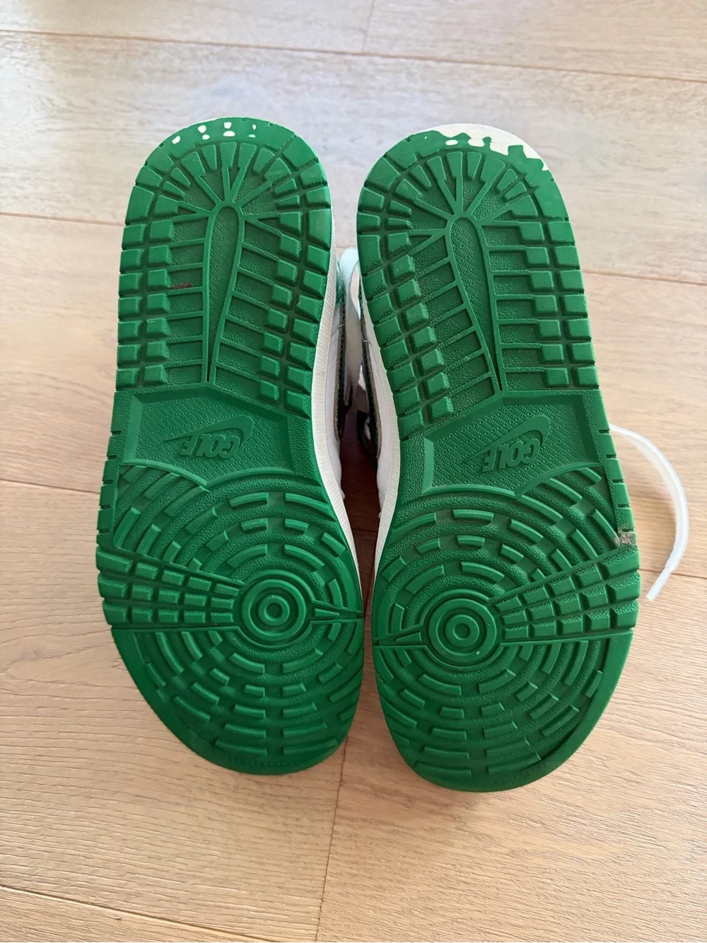 Nike men’s golf White and Metallic Green High-Top Jordan 1’s